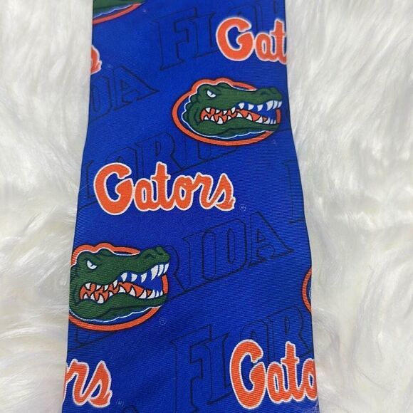 Campus Classics Florida Gators 100% Silk Tie - Picture 3 of 7